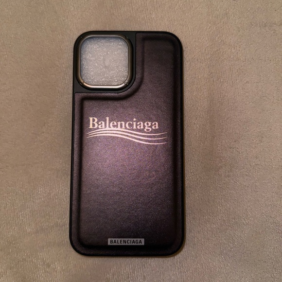 Black phone case for iPhone - Picture 1 of 2
